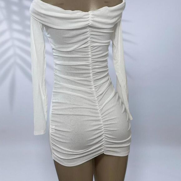 ✨ White Cut-Out Long Sleeve Mini Dress - Picture 3 of 4